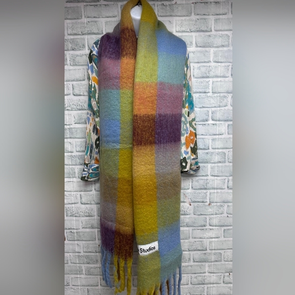 Acne Studios scarf - Picture 1 of 4